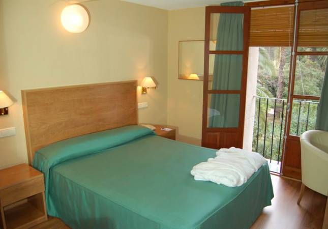 El mejor precio para Balneario de Archena Hotel León. El entorno más romántico con nuestro Spa y Masaje en Murcia